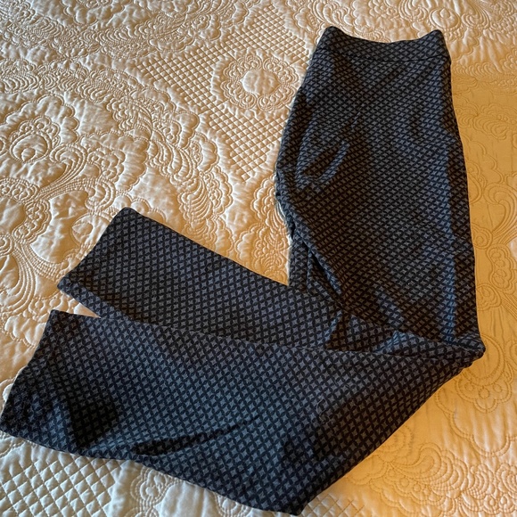 NYDJ Not Your Daughters Stretch Black/Grey Jeans Pants Patterned. Size 4P NWOT! - Picture 2 of 6